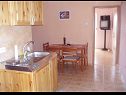Apartments Dubravko - 5 m from beach : A1 Bepina (2+2), A2 Keko(2+2) Maslenica - Zadar riviera  - Apartment - A2 Keko(2+2): kitchen and dining room