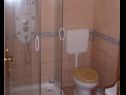 Apartments Dubravko - 5 m from beach : A1 Bepina (2+2), A2 Keko(2+2) Maslenica - Zadar riviera  - Apartment - A1 Bepina (2+2): bathroom with toilet