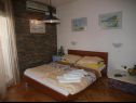 Apartments Dali - 300 m from the beach: SA1 1D (3), A2 1L (5), A3 2k (6) Nin - Zadar riviera  - Apartment - A2 1L (5): bedroom