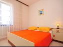 Apartments Mirko - 100m from the sea: A2(9) Nin - Zadar riviera  - Apartment - A2(9): bedroom