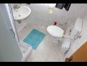 Apartments Ivan - 300 m from sea: A3(2), A4(2+2), SA5(2), A6(2) Nin - Zadar riviera  - Apartment - A3(2): bathroom with toilet