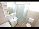 Apartments Nika - nice garden: A1(2), A2(4+1), A3(6), A4(2) Nin - Zadar riviera  - Apartment - A3(6): bathroom with toilet