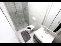 Apartments Oasis A1(4+2), A2(2+2), A3(2+2) Nin - Zadar riviera  - Apartment - A1(4+2): bathroom with toilet