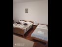 Apartments Slava - private parking: A1(6+1), A2(4+1) Nin - Zadar riviera  - Apartment - A2(4+1): bedroom