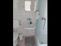 Apartments Slava - private parking: A1(6+1) Nin - Zadar riviera  - Apartment - A1(6+1): bathroom with toilet