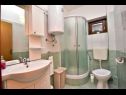 Apartments Roko - 50 meters from sandy beach: A1 (2+2) Obrovac - Zadar riviera  - Apartment - A1 (2+2): bathroom with toilet