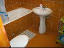 Apartments Duskica - close to the sea: A1(4+2) Petrcane - Zadar riviera  - Apartment - A1(4+2): bathroom with toilet