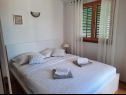 Apartments Kike - 60 meters from the beach A1(4+1), A2(4+1), A3(4+1), SA1(2) Petrcane - Zadar riviera  - Apartment - A2(4+1): bedroom