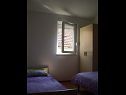 Apartments Ante - 50m from the sea: A1 plavi(2+2), A2 zuti(2+2), A4 Lila(3+2) Posedarje - Zadar riviera  - Apartment - A4 Lila(3+2): bedroom