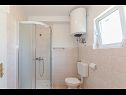 Apartments Mlađo - swimming pool: A1(4+2), A2(4+2), A3(2+2), A4(2+2) Privlaka - Zadar riviera  - Apartment - A2(4+2): bathroom with toilet