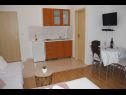 Apartments Mediterraneo - with own parking space: A2(2+3), SA3(2+1), SA4(2+1) Privlaka - Zadar riviera  - Studio apartment - SA4(2+1): kitchen and dining room