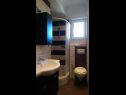 Apartments Summer Sun SA1(2+1), A2(2+2), A3(4+2), A4(4+2) Privlaka - Zadar riviera  - Apartment - A2(2+2): bathroom with toilet
