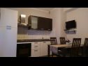 Apartments Summer Sun SA1(2+1), A2(2+2), A3(4+2), A4(4+2) Privlaka - Zadar riviera  - Apartment - A2(2+2): kitchen and dining room