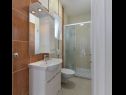 Holiday home Ani 1 - with pool : H(6) Privlaka - Zadar riviera  - Croatia - H(6): bathroom with toilet