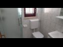 Apartments Vojni - with pool: A1 Dvosobni(4), A2 Jednosobni(2+2) Privlaka - Zadar riviera  - Apartment - A2 Jednosobni(2+2): bathroom with toilet