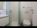 Apartments Ani - with pool : SA4(2), A5(2+2), A6(2+2) Privlaka - Zadar riviera  - Apartment - A5(2+2): bathroom with toilet