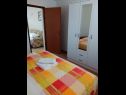 Apartments Mario - with garden: A1(2+2), A2(4+2) Razanac - Zadar riviera  - Apartment - A1(2+2): bedroom