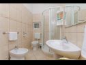 Apartments Adriatic - with beautiful garden: A1(2), A2(2), A3(2+2) Rtina - Zadar riviera  - Apartment - A3(2+2): bathroom with toilet
