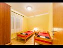 Apartments Ivica - with parking : A1-0A(4+1), A2-1A(4+1), A3-1B(4+1), A4-2A(4+1) Sabunike - Zadar riviera  - Apartment - A3-1B(4+1): bedroom