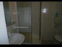 Apartments Dobri - 500 m from beach: A5(2+1), A4(2+2), A3(2+2), A2(2+2) Sabunike - Zadar riviera  - Apartment - A2(2+2): bathroom with toilet