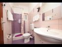 Apartments Mirja - 130 m from sea: A1(8+1) Starigrad-Paklenica - Zadar riviera  - Apartment - A1(8+1): bathroom with toilet