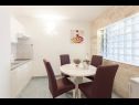 Apartments Old Stone: SA1(2), A2(4+1), SA4(2) Sukosan - Zadar riviera  - Apartment - A2(4+1): kitchen and dining room