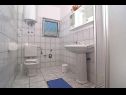 Apartments Jerimih - 120 m from sea: A1(4+1), A3(4+1), A4(4+1) Sukosan - Zadar riviera  - Apartment - A3(4+1): bathroom with toilet