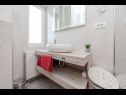 Apartments Tomo - open pool and pool for children: A1(4+2), A2(4), SA3(2+2), A4(2+2), R1(2+2), A6(3+2), A7(4+2) Sukosan - Zadar riviera  - Apartment - A7(4+2): bathroom with toilet