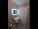 Apartments Martina - 300 m from sea: A1(2+2), A2(2+2) Sukosan - Zadar riviera  - Apartment - A1(2+2): bathroom with toilet