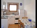 Apartments Stjepan- 10 m from beach A1 prizemlje desno(2+2), A2 prizemlje lijevo(2+2), A3 1.kat lijevo(2+2) Vir - Zadar riviera  - Apartment - A2 prizemlje lijevo(2+2): kitchen