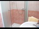 Apartments Vinko - big terrace and grill A5(2+1), SA6(2)Crveni, SA7(2)Plavi Vir - Zadar riviera  - Apartment - A5(2+1): bathroom with toilet