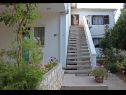 Apartments Vinko - big terrace and grill A5(2+1), SA6(2)Crveni, SA7(2)Plavi Vir - Zadar riviera  - house