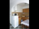 Apartments Bozica - 70m from the beach & parking: A1(4), A2-prvi kat(4+1), A3(4), A4-drugi kat(4+1) Vir - Zadar riviera  - Apartment - A1(4): kitchen