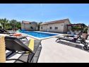 Apartments Gordana Mar - with pool : A1(2+2), A2H(4+2) Vrsi - Zadar riviera  - Apartment - A1(2+2): common terrace