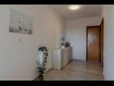 Apartments Nenad - with pool; A1(4+1), A2(4+1), SA3(3), SA4(3), A5(2+2) Vrsi - Zadar riviera  - Apartment - A1(4+1): hallway