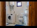Apartments Nenad - with pool; A1(4+1), A2(4+1), SA3(3), SA4(3), A5(2+2) Vrsi - Zadar riviera  - Apartment - A1(4+1): bathroom with toilet