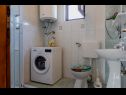 Apartments Nenad - with pool; A1(4+1), A2(4+1), SA3(3), SA4(3), A5(2+2) Vrsi - Zadar riviera  - Apartment - A2(4+1): bathroom with toilet