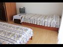 Apartments and rooms Jagoda - comfy and cozy : A1 Lijevi (3+2), A2 Desni (3+2), R1(4) Zadar - Zadar riviera  - Apartment - A1 Lijevi (3+2): bedroom