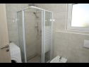 Apartments Miki - 50 M from the beach : A1(4+1), A2(4+1), A3(4+1) Zadar - Zadar riviera  - Apartment - A3(4+1): bathroom with toilet