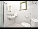 Apartments Dome - 150m from sea: A22(2), A32(2), A33(2) Zadar - Zadar riviera  - Apartment - A22(2): bathroom with toilet