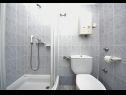 Apartments Dome - 150m from sea: A22(2), A32(2), A33(2) Zadar - Zadar riviera  - Apartment - A33(2): bathroom with toilet
