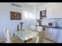 Apartments Marinka - with backyard; A1(4), A2(4) Zadar - Zadar riviera  - Apartment - A1(4): kitchen and dining room