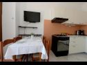 Apartments Ankica - 150 m from beach: A1(2+2), A2(5), A3(4+1), A4(2+2) Zadar - Zadar riviera  - Apartment - A2(5): kitchen and dining room