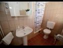 Apartments Ankica - 150 m from beach: A1(2+2), A2(5), A3(4+1), A4(2+2) Zadar - Zadar riviera  - Apartment - A4(2+2): bathroom with toilet
