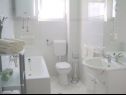 Apartments Ivan - with large terrace : A1(6) Zadar - Zadar riviera  - Apartment - A1(6): bathroom with toilet