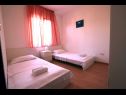Apartments Eddie - great location & comfor: A1(4+1), A2(4+1), A3(4+1), A4(4+1) Zadar - Zadar riviera  - Apartment - A4(4+1): bedroom