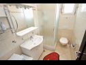 Apartments Eddie - great location & comfor: A1(4+1), A2(4+1), A3(4+1), A4(4+1) Zadar - Zadar riviera  - Apartment - A2(4+1): bathroom with toilet