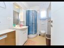 Apartments Sunny by the Sea APP1(2), SAPP2(2), APP3(2+1), APP4(4+1) Zaton (Zadar) - Zadar riviera  - Apartment - APP4(4+1): bathroom with toilet