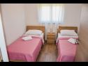 Apartments FRANE - family apartment A1 prizemlje(4+1), A2 kat(4+1) Zaton (Zadar) - Zadar riviera  - Apartment - A2 kat(4+1): bedroom
