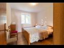 Apartments Mir - family apartments with garden terrace A1(4), A2(2) Zaton (Zadar) - Zadar riviera  - Apartment - A1(4): bedroom